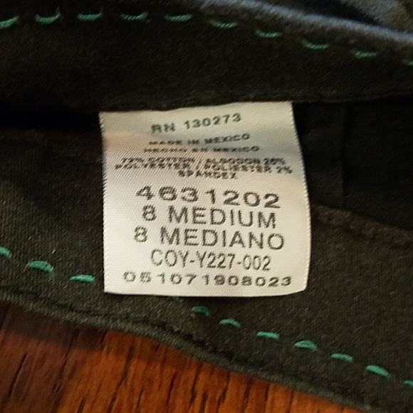 Like new Lee Relexad fit pants. - Picture 5 of 6